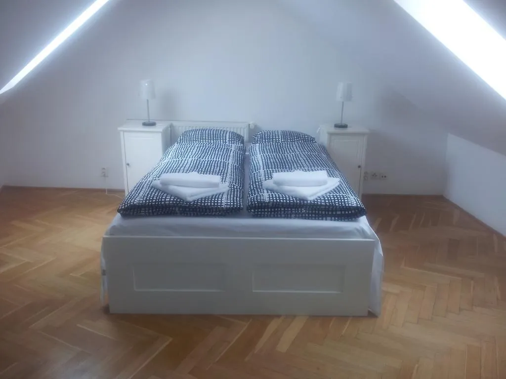Golden Apple Apartments Prague