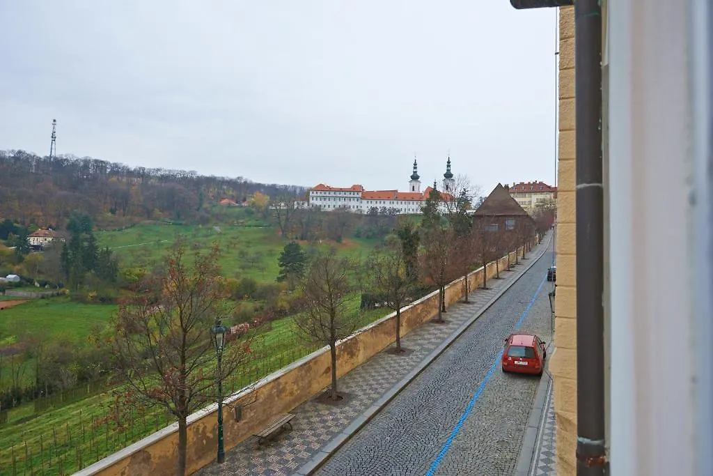 Golden Apple Apartments Prague